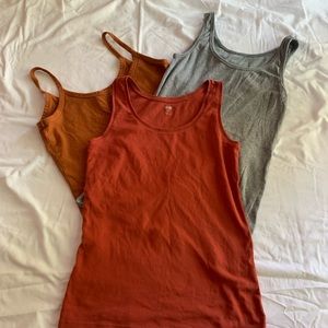 Tank top bundle (for Medium-Large)